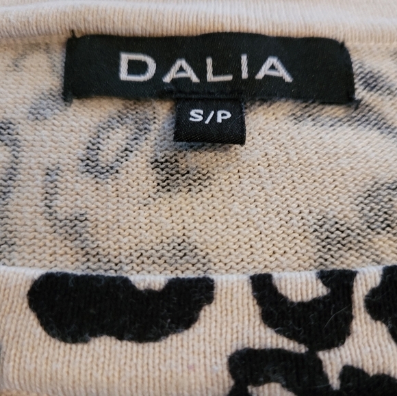 DALIA Sweater, Lightweight, Off-White With Black Pattern, Size Small - Picture 6 of 10